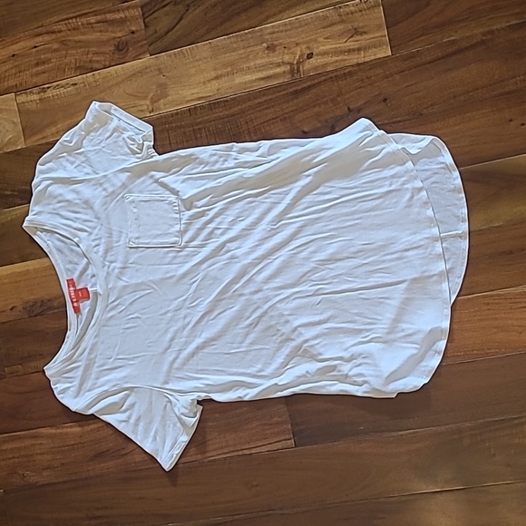 🎀2/ $15 Joe Fresh basic pocket tee - Picture 1 of 5